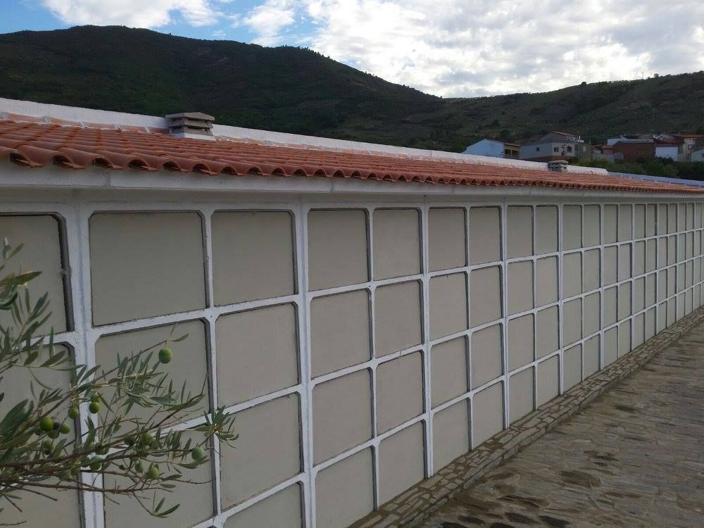 Nichos prefabricados de hormigón en Cáceres (Extremadura)