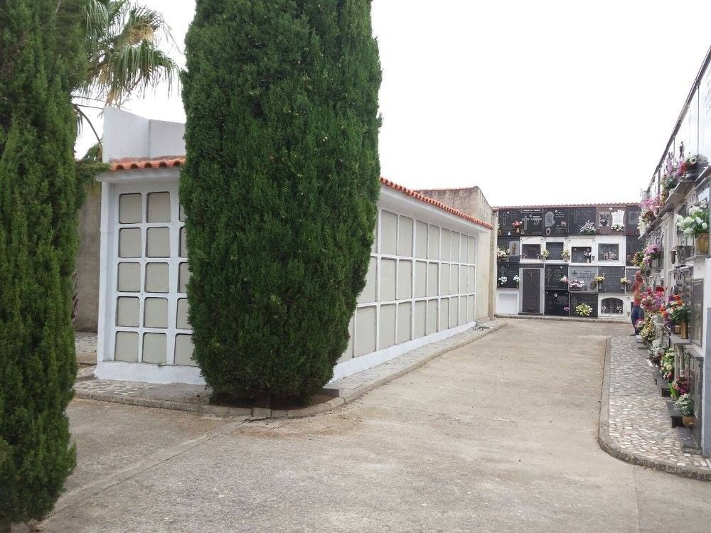 Columbarios prefabricados de hormigón en Cáceres (Extremadura)